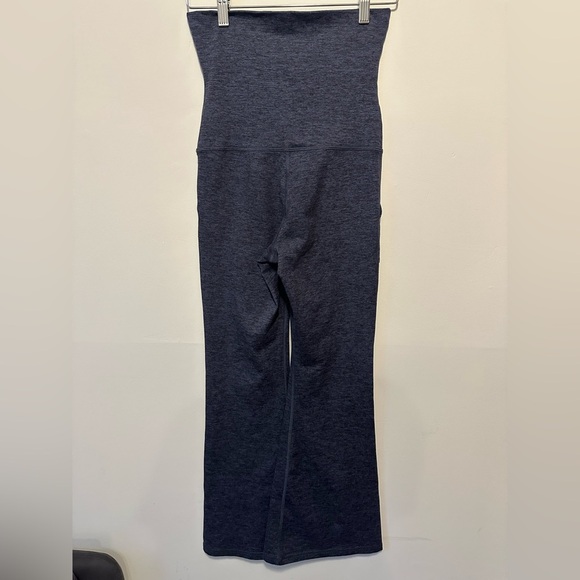 OFFLINE By Aerie The Hugger High Waisted Foldover Flare Legging Size S - Picture 4 of 10